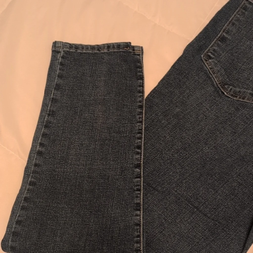 Two Pairs Of Seven7 Jeans - Picture 6 of 14